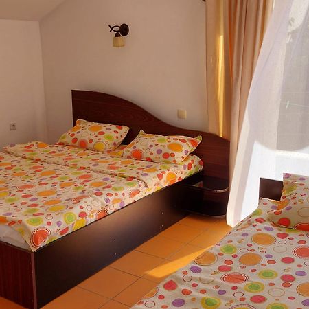 Vila Leonard Hotell Costinesti Exteriör bild