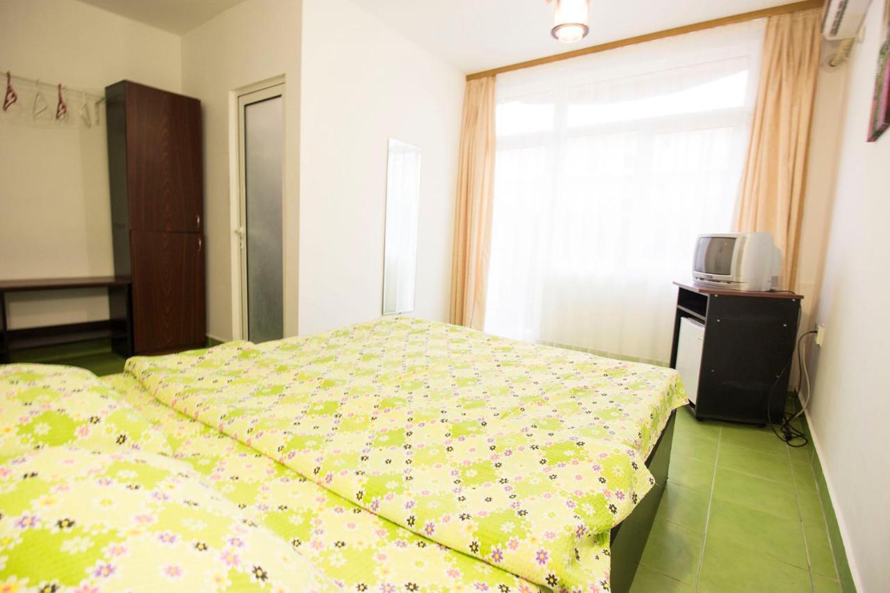 Vila Leonard Hotell Costinesti Exteriör bild
