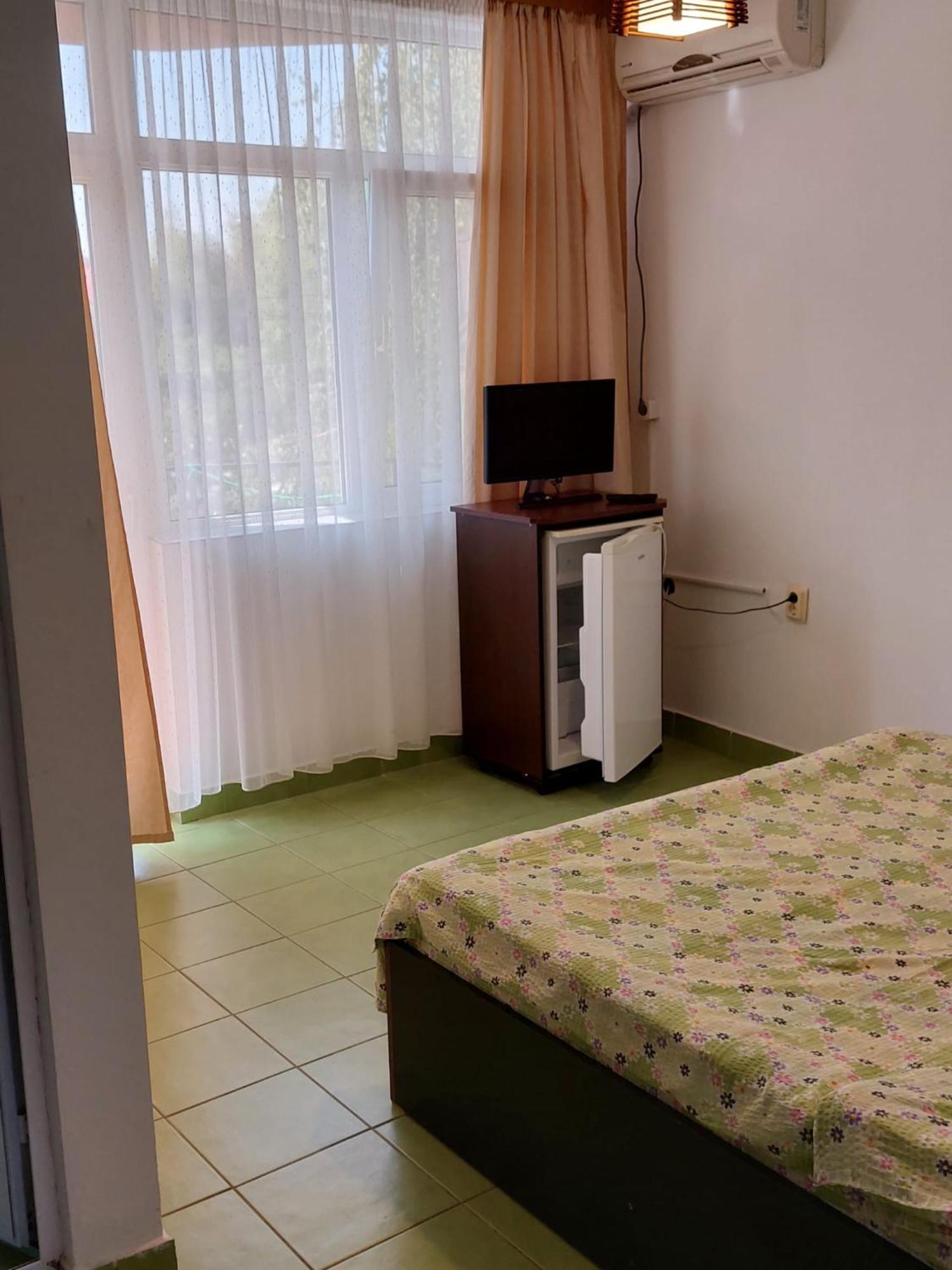Vila Leonard Hotell Costinesti Exteriör bild